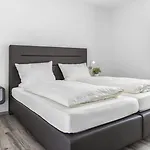 Business And Family Homes 公寓 *